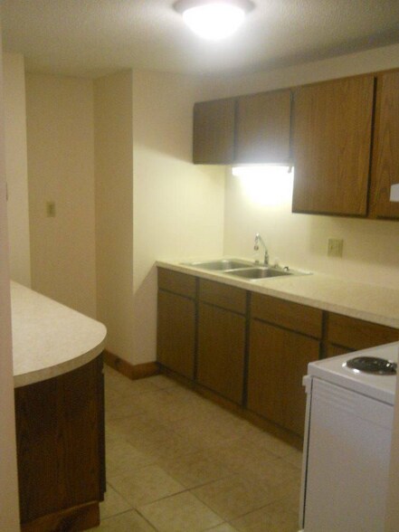 Building Photo - 32 Overlock Rd