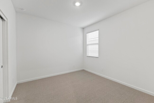 Building Photo - 15849 W Gray Fox Trl