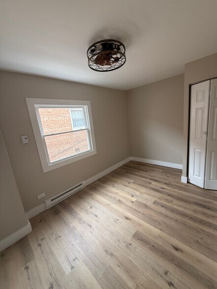 Building Photo - 1506 W 127th St