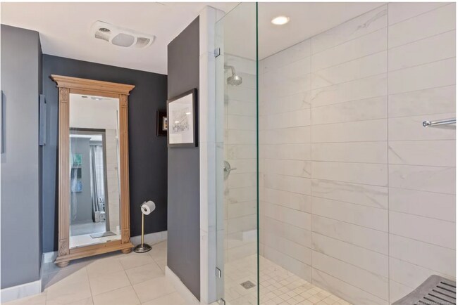 Building Photo - Utilities included! Downtown Tulsa High-Rise Living with Incredible Views!