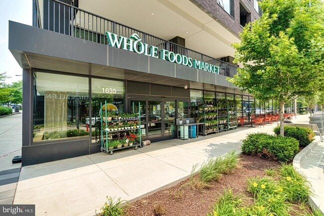 Building Photo - 8350 Greensboro Dr