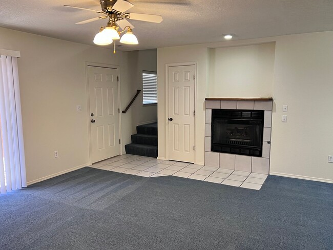 Building Photo - Gated community, 2 Br, 2.5 Ba w/ appliance...