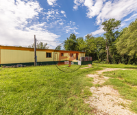 Building Photo - 190 Creek Dr