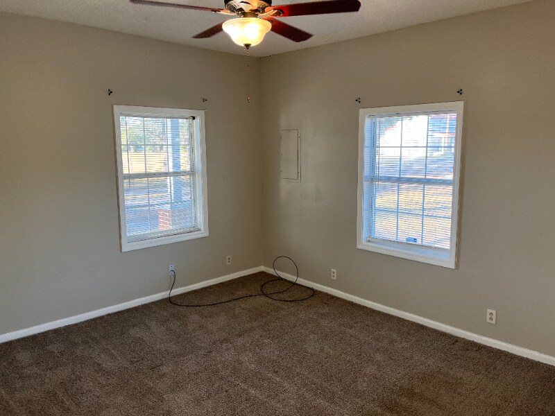 Building Photo - 205 Baker St