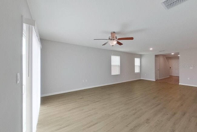 Building Photo - 8669 SW 43rd Ter