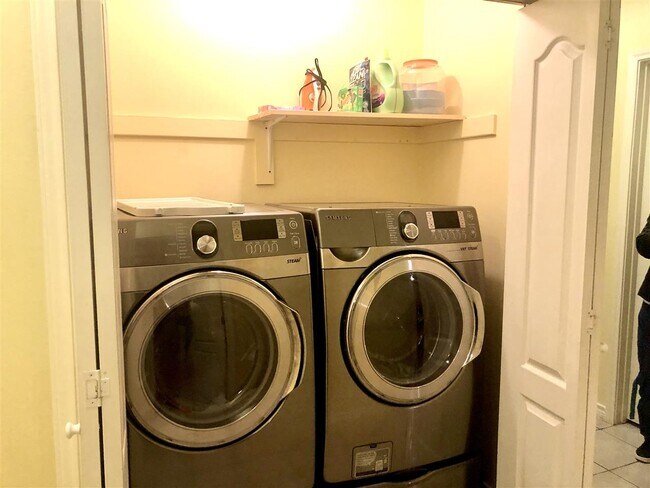 Building Photo - 9802 Cantera Ct