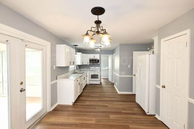 Building Photo - 1929 Millsap Ln