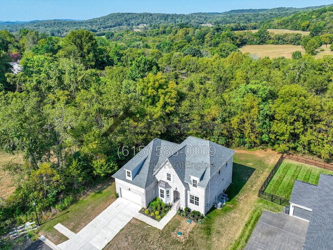 Building Photo - 631 Silva Ln