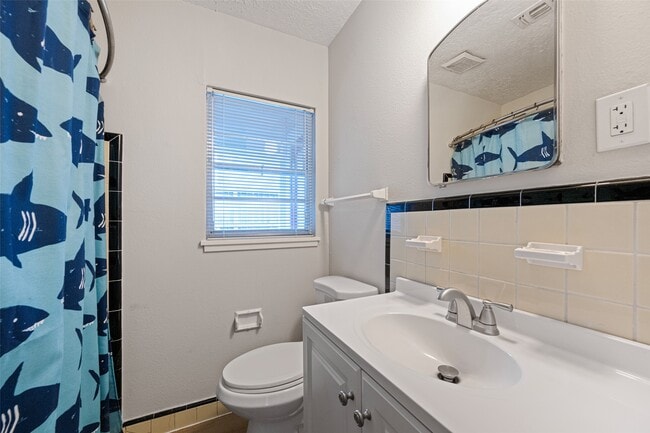 Building Photo - 2501 Dorrington St