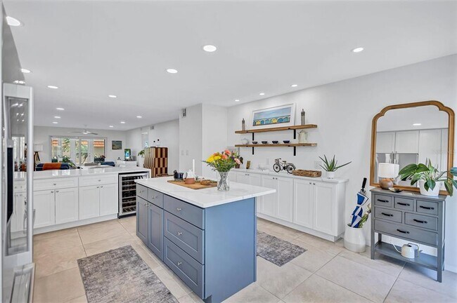 Building Photo - 1600 1st Ave W