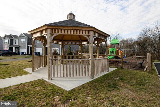 Building Photo - 117 Mazzeo Dr