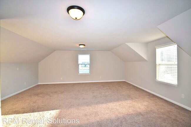 Building Photo - 4 br, 3 bath House - 1001 Kittywood Court