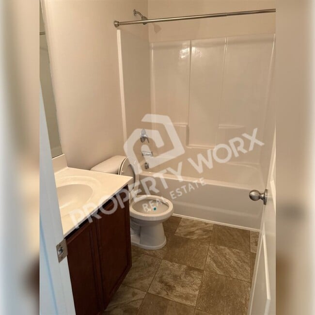 Building Photo - 3 Bedroom Home, Rocky Mount