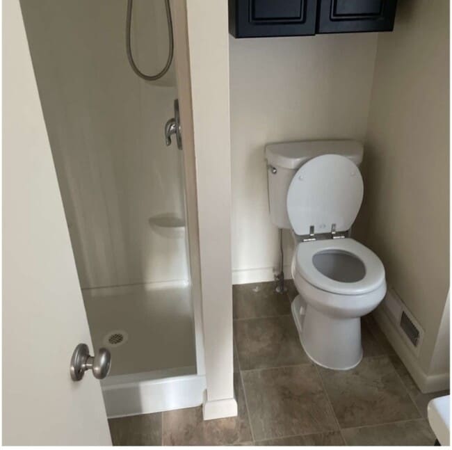 Building Photo - 139 Leona Ave