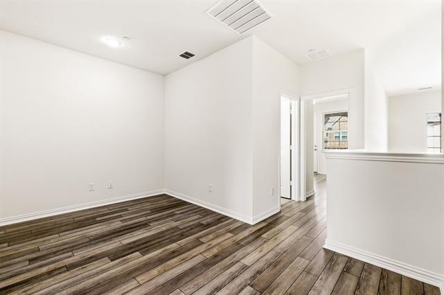 Building Photo - 3773 Wellesley Ave