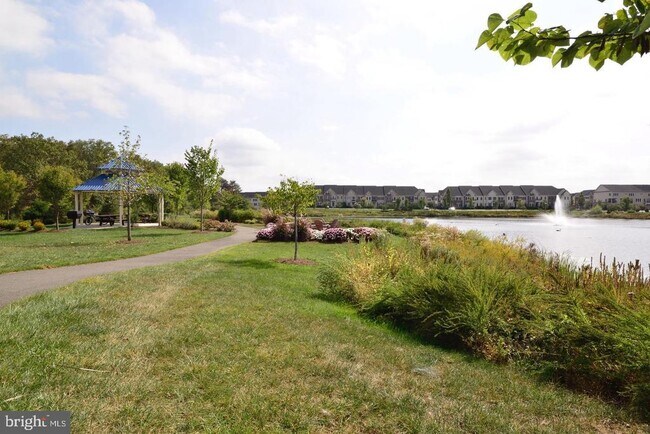 Building Photo - 42463 Pine Forest Dr