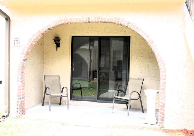 Building Photo - 123 San Paulo Cir