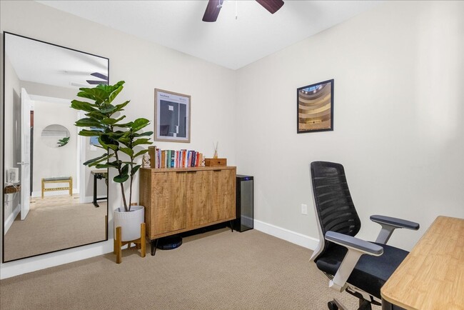 Building Photo - “Live Steps from Lake Eola in Thornton Par...