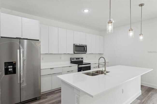 Building Photo - 6062 SW 154th Place Rd