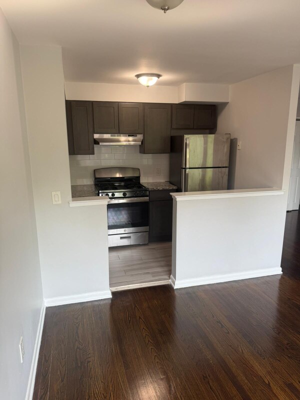 Building Photo - 821 Central St