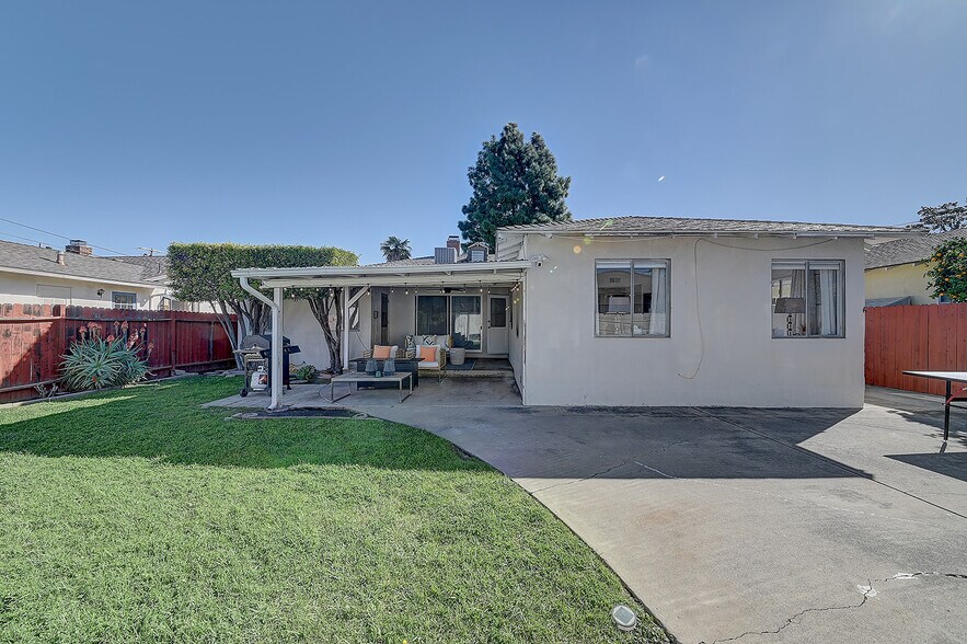 Building Photo - 444 N Shattuck Pl