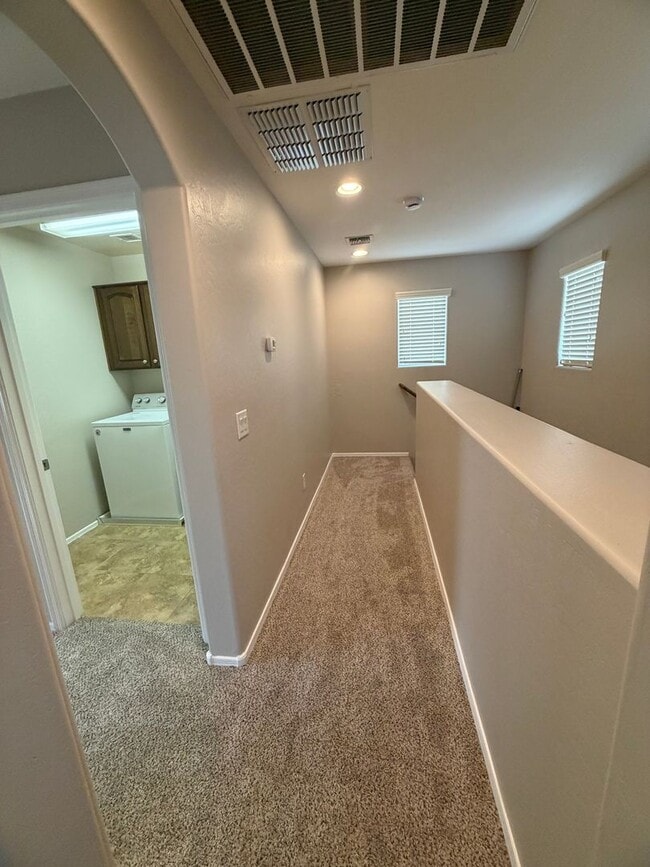 Building Photo - Community pool and a low maintenance yard