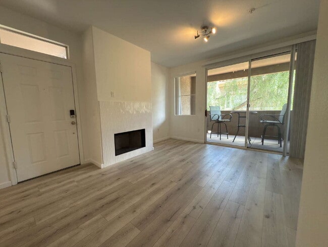 Building Photo - "Charming 1-Bedroom Retreat with Fireplace...