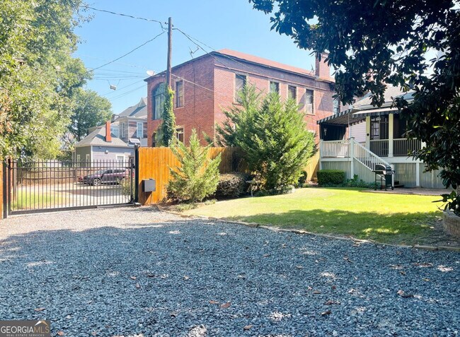 Building Photo - 305 Orange St