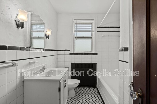 Building Photo - 3406-3408 Keokuk St