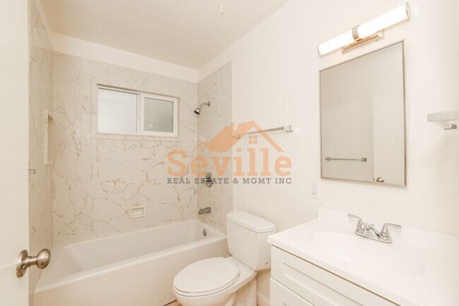 Building Photo - 2950 Stanton St