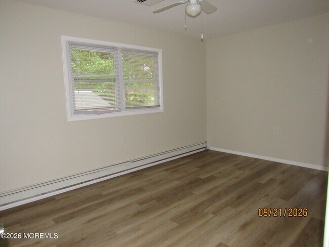 Building Photo - 255 Dogwood Ln