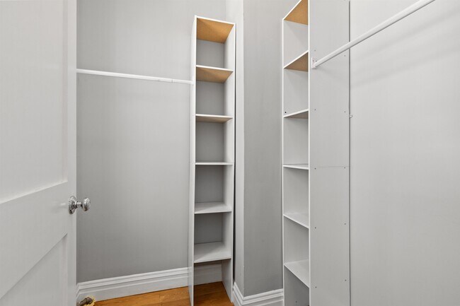 Building Photo - 29 Milton Ave