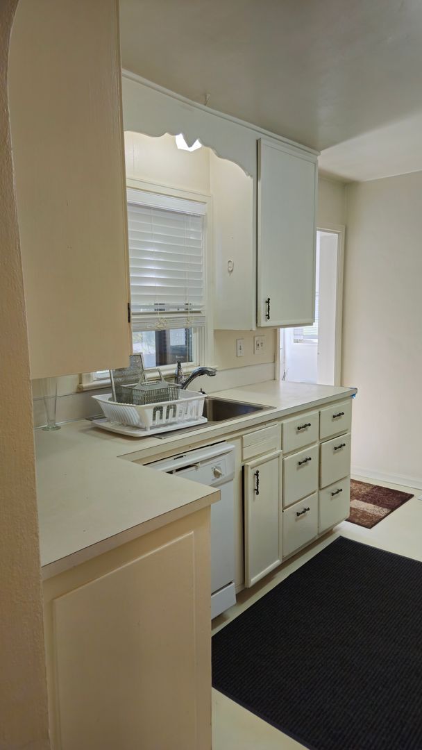 Building Photo - Charming 3 bedroom, 2 bathroom Home by the Foothills and Close to Downtown Boise
