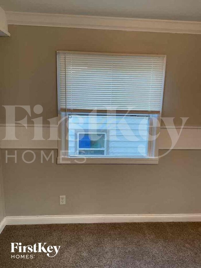 Building Photo - 3526 N Faculty Dr