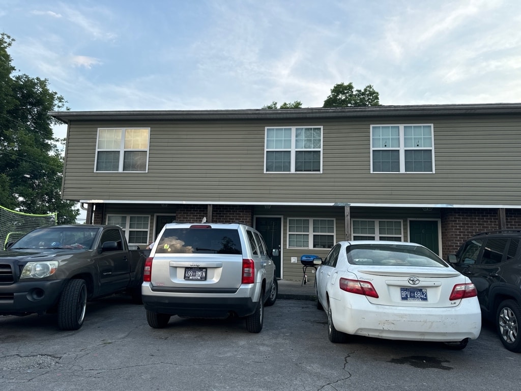 Building Photo - 1207 Holly Ave