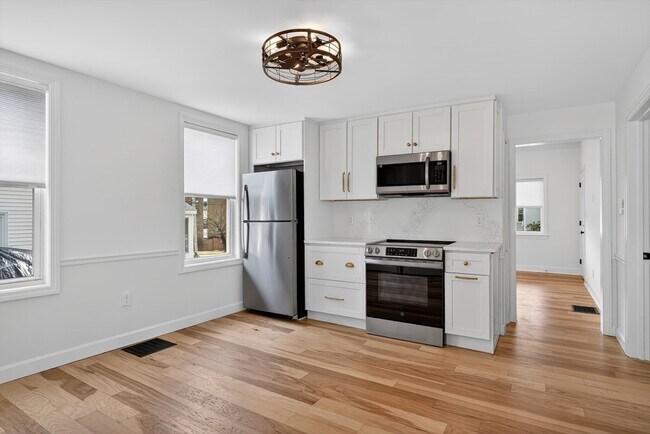 Building Photo - 28 Ekman St