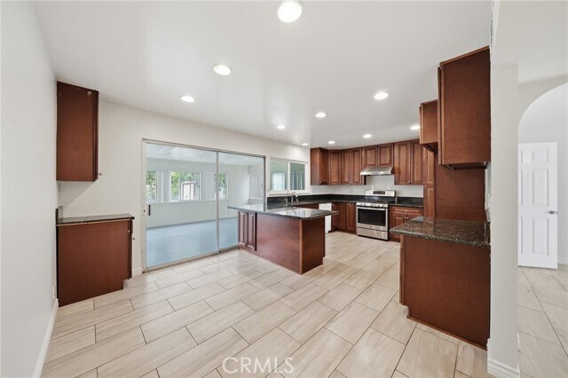 Building Photo - 17016 Leslie Ave