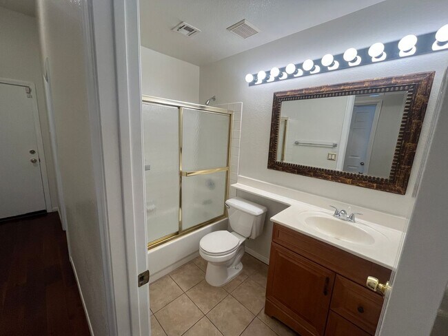 Building Photo - Single Story 3 bedroom-Summerlin