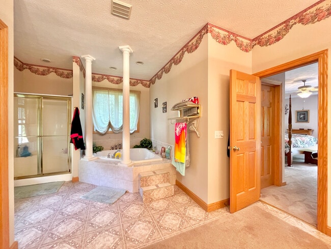 Building Photo - 6286 Fenn Rd