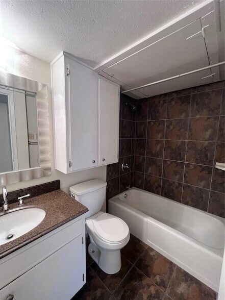 Building Photo - 3812 E Washburn Ave