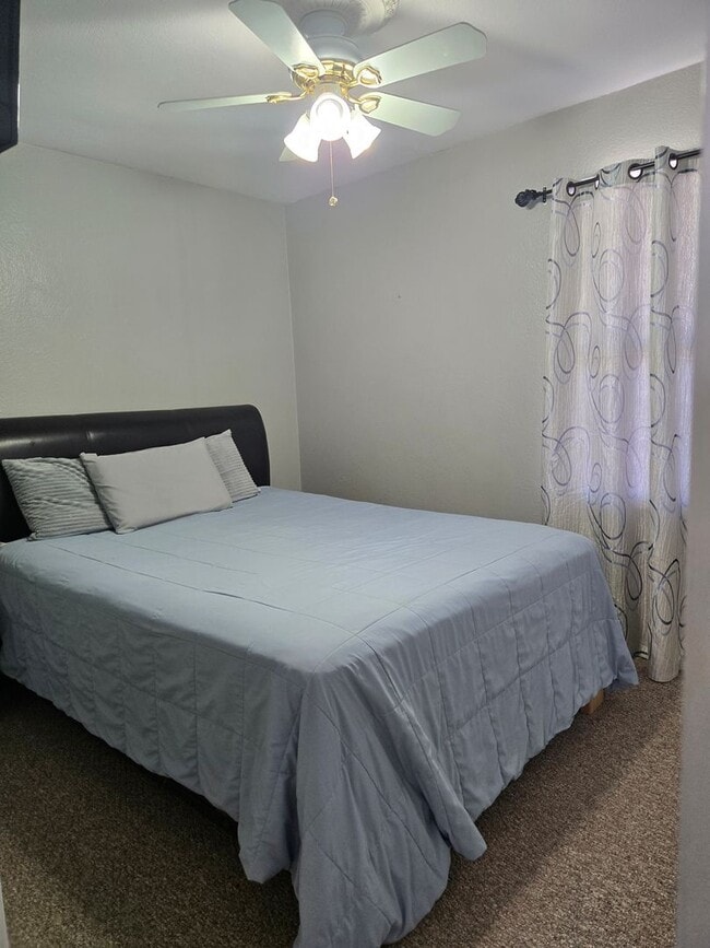 Building Photo - Furnished Three Bedroom Home With Flexible Lease Terms