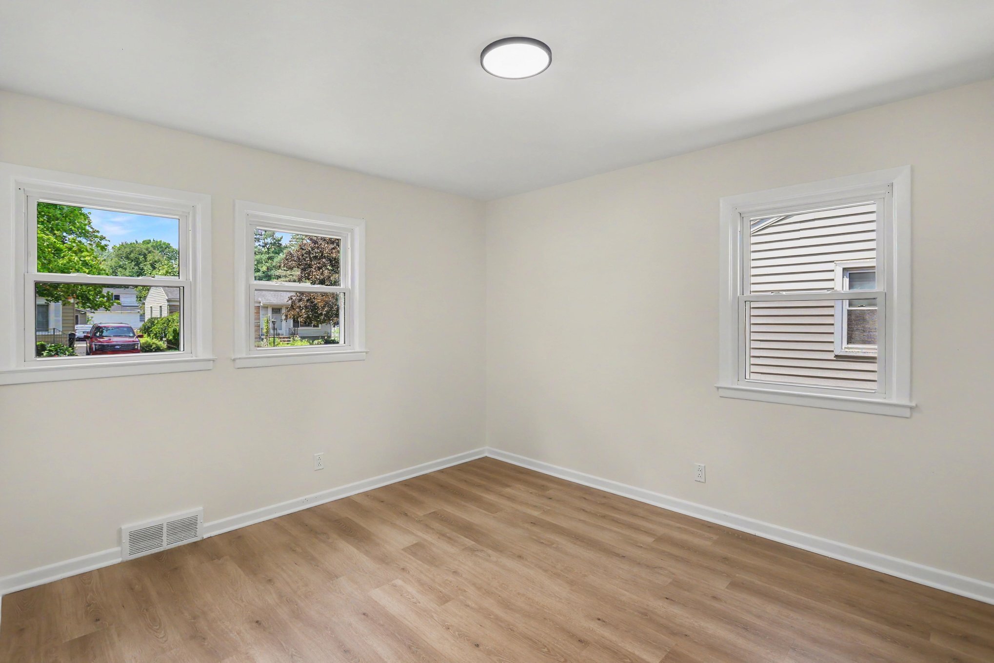 Building Photo - 4510 Rosewold Ave