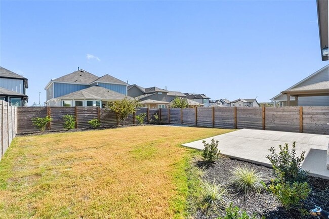 Building Photo - 304 Regatta Trl