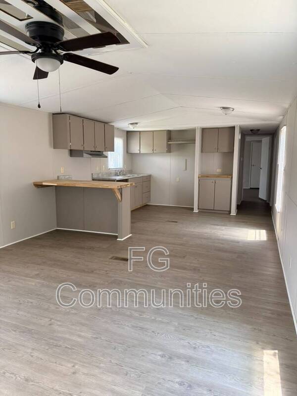 Building Photo - 123 Ray Cir