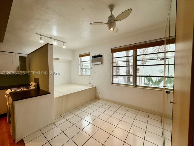 Building Photo - 135 3rd St