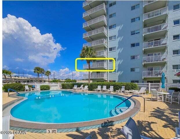 Building Photo - 100 Silver Beach Ave