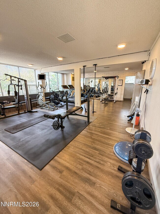 Building Photo - 4011 Bluegrass Ct