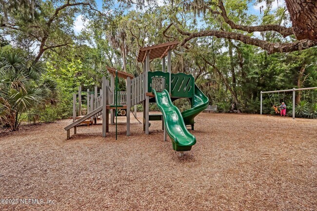 Building Photo - 426 Beachside Pl