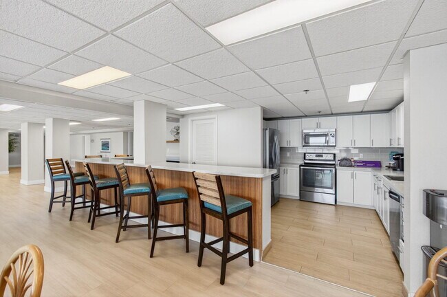 Building Photo - 4511 S Ocean Blvd