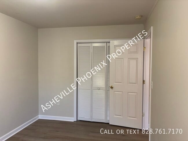 Building Photo - 18 Ican Dr